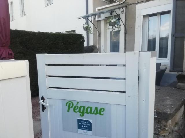 Appartamento Pegase Meuble 3*** Fourchambault Esterno foto